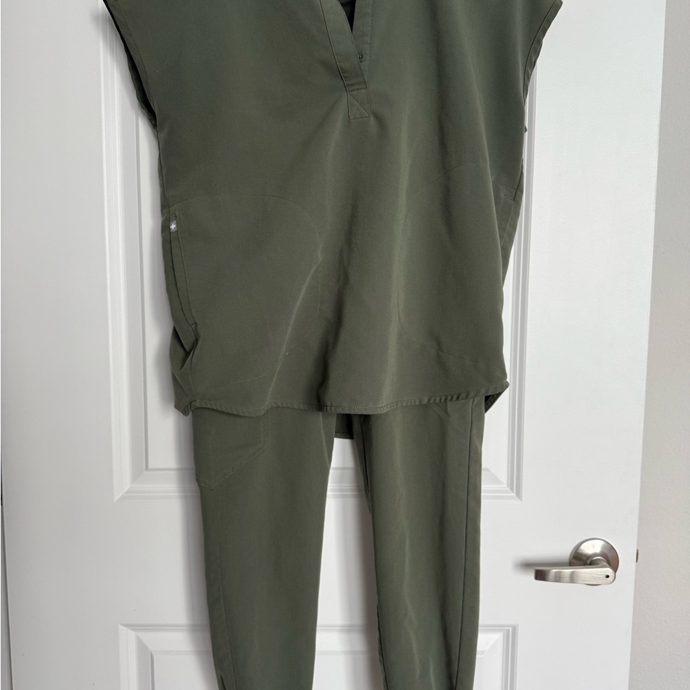 Figs Green scrub set